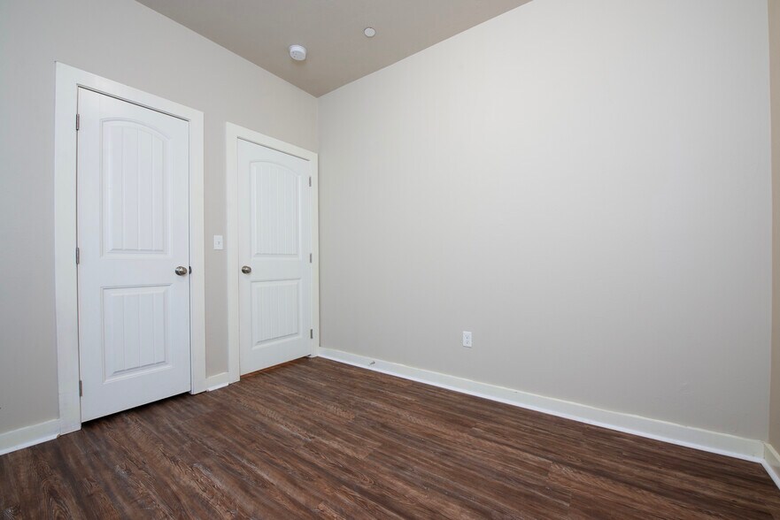 Building Photo - 5219 Oakwood Villas Ct