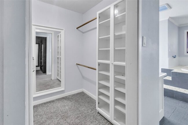 Building Photo - 2848 Azalea Ave