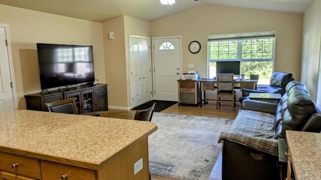 Building Photo - 4866 S Danielle St