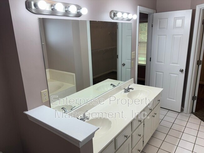 Building Photo - 4003 N Tonya Marie Cove