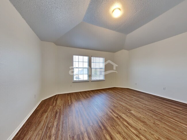 Building Photo - 7701 Longbow Ln