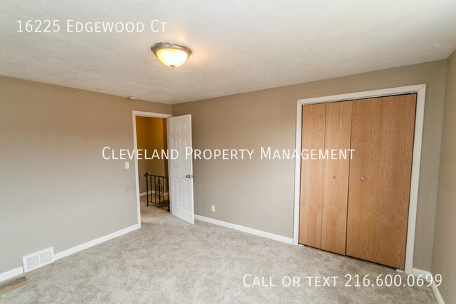 Building Photo - 16225 Edgewood Ct