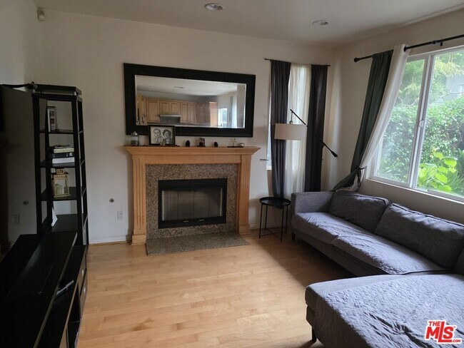 Building Photo - 4936 Beloit Ave