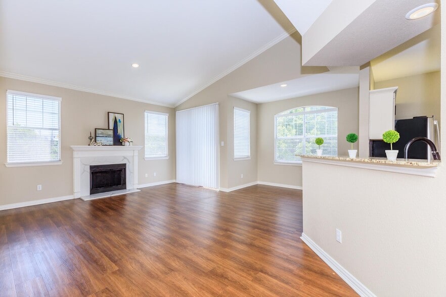 Primary Photo - Preston Heights Apartments