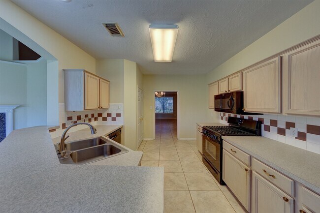 Building Photo - 2610 Ledgebrook Ln