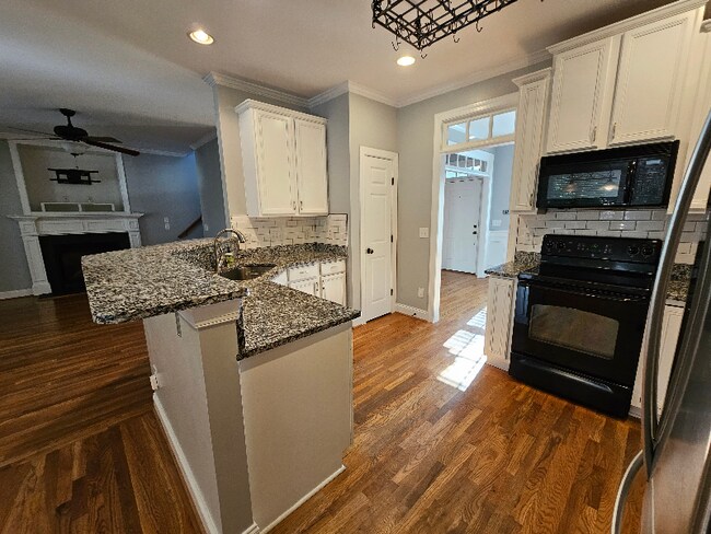Building Photo - 10 Highgrove Ln