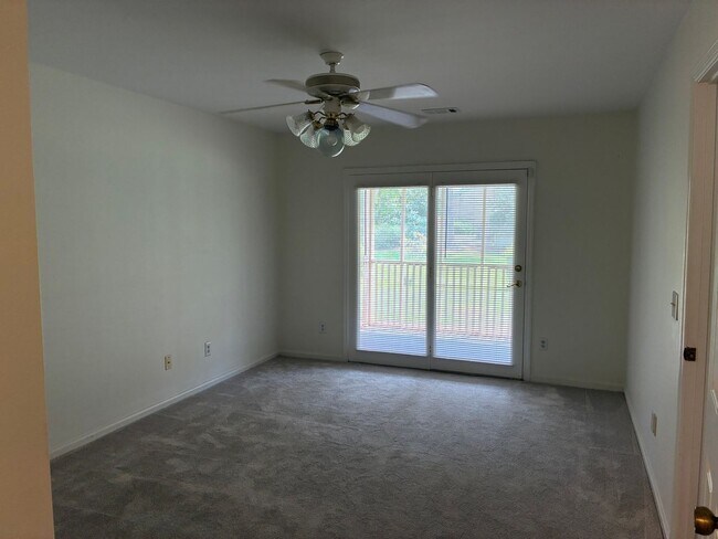 Building Photo - 40 Boardwalk Ln