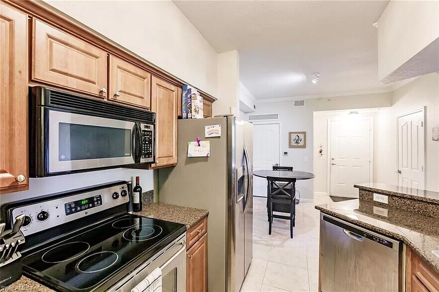 Building Photo - 13010 Positano Cir