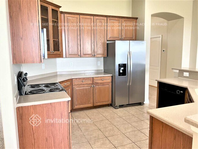 Building Photo - 930 Fairhaven St NE