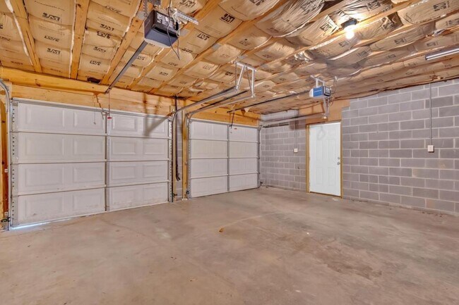 Building Photo - 227 Valley Crest Dr