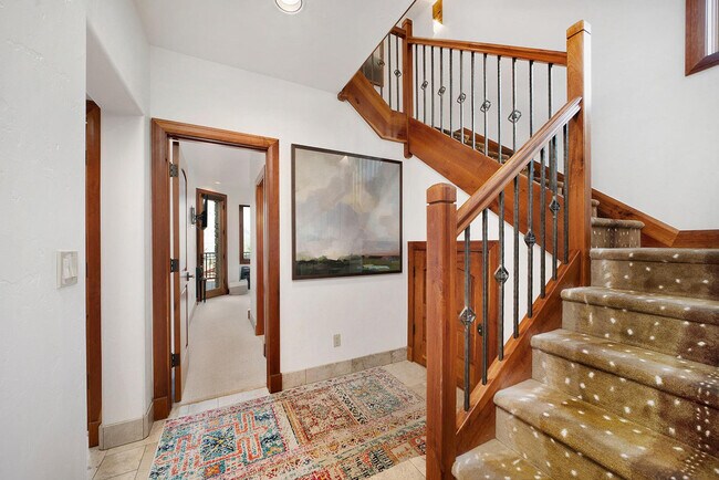 Building Photo - 100 Aspen Ridge Dr