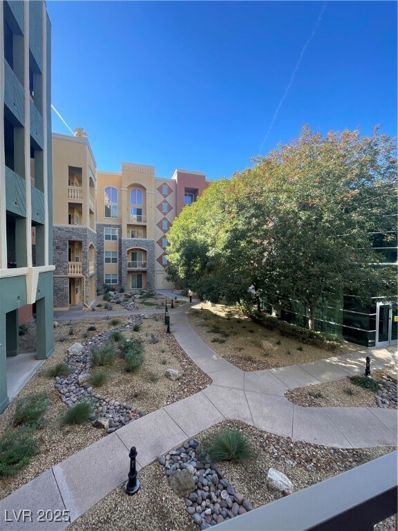 Building Photo - 68 E Serene Ave