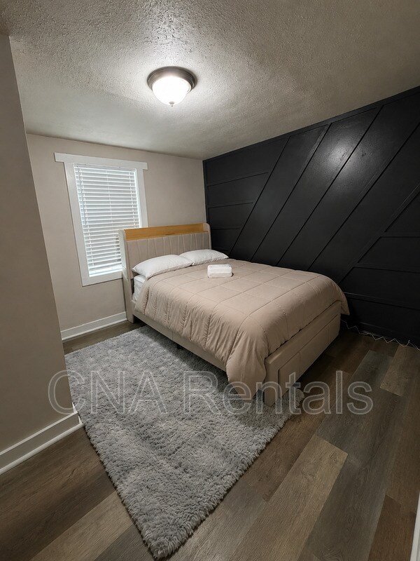 Building Photo - 539 Paines Ave NW