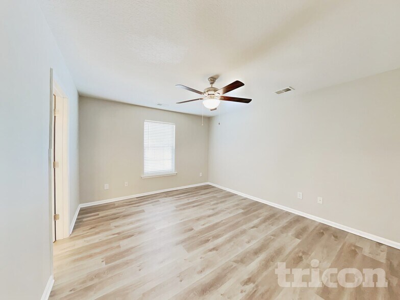 Building Photo - 110 Kingscreek Dr