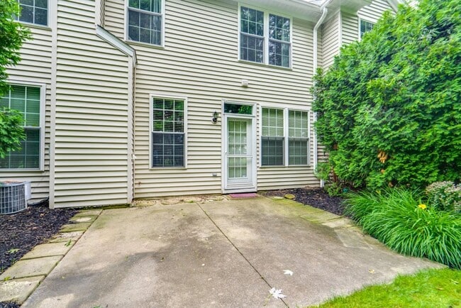 Building Photo - 2708 Wyndgate Ct