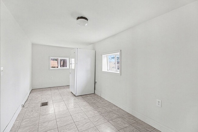 Building Photo - 3 Bedroom Cape Code house in Newville