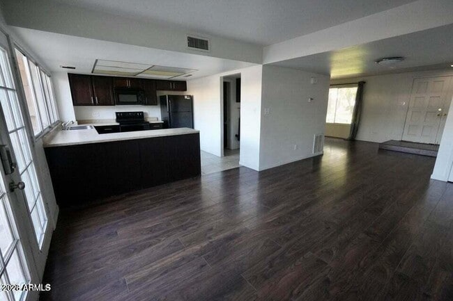 Building Photo - 3320 S Juniper St