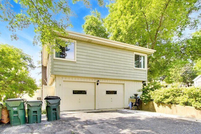 Building Photo - 115 S Kainer Ave