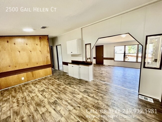 Building Photo - 2500 Gail Helen Ct