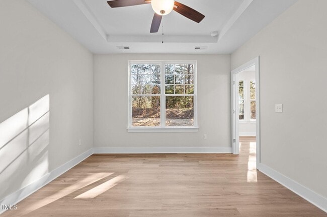 Building Photo - Deluxe 3 Bedroom End Unit Townhome - Avail...