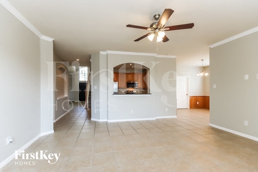 Building Photo - 1002 Alp Springs Ln