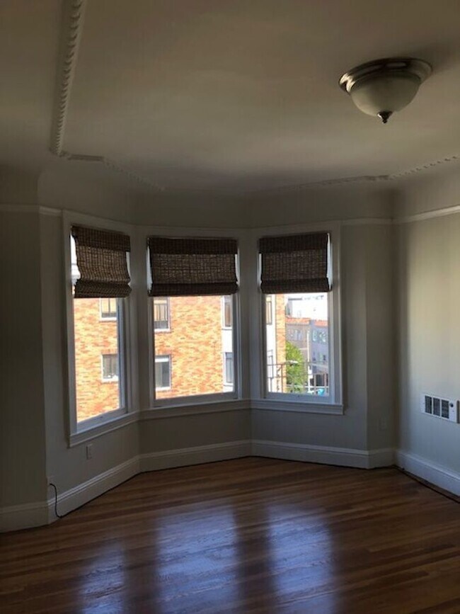 Building Photo - 3155 Broderick St