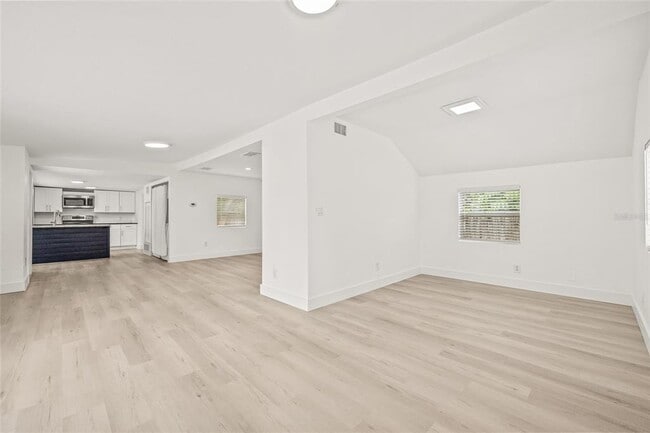 Building Photo - 2856 W Rainbow Cir