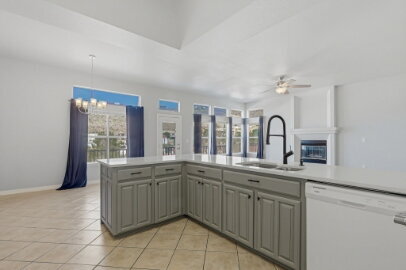 Building Photo - Updated 3-Bed Condo with Scenic Views & Cozy Fireplace