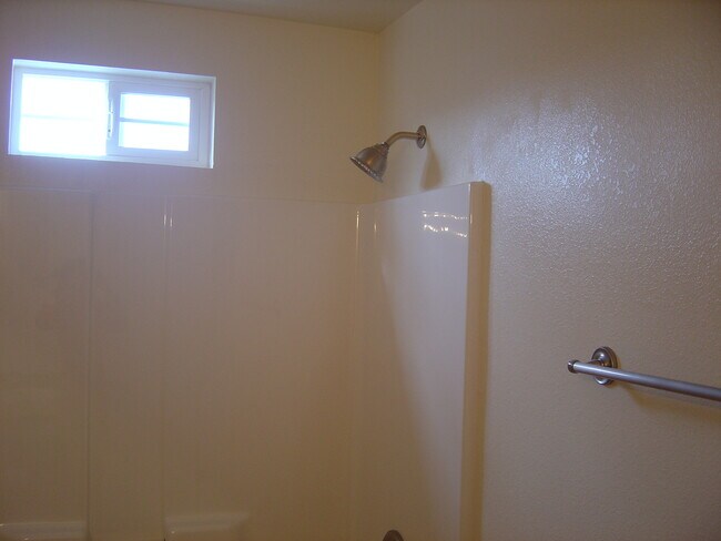 shower/tub/full bathroom - 4147 Outlook Blvd