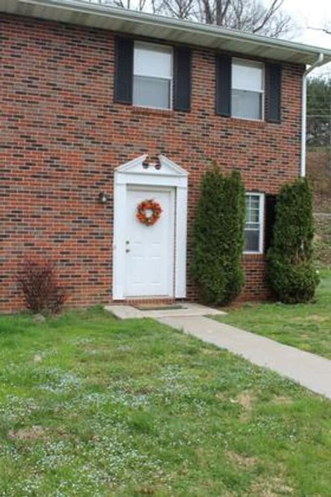 Primary Photo - Marbleton Townhomes