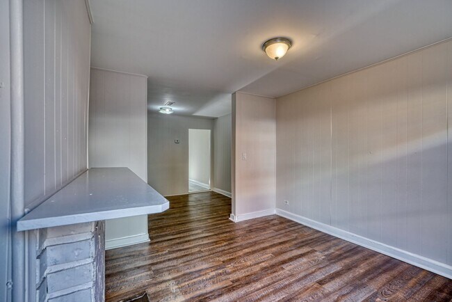 Building Photo - 1343 Sargeant St