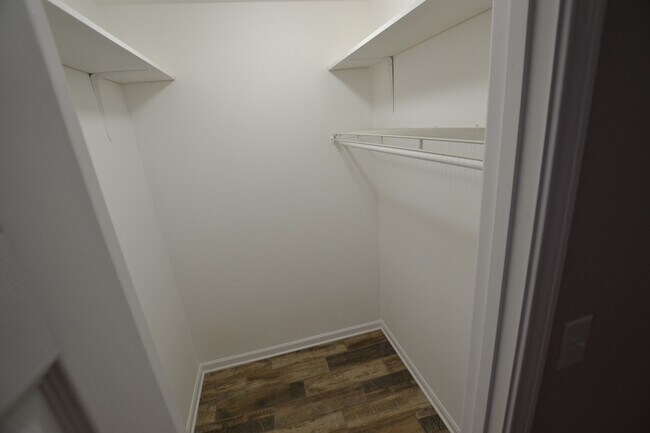Building Photo - 5157 Cumberland Cove Dr