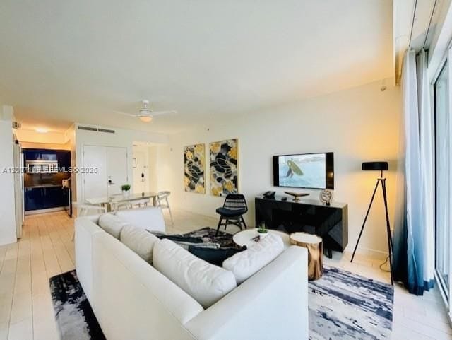 Building Photo - 3101 Bayshore Dr
