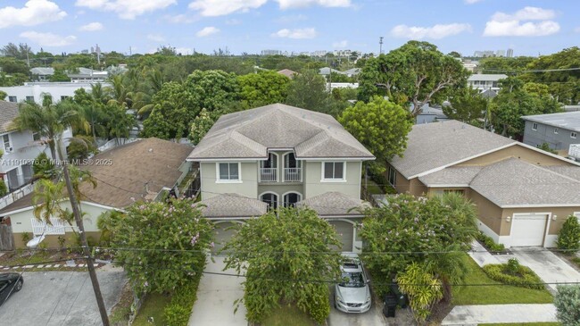 Building Photo - 1110 NE 1st Ave.