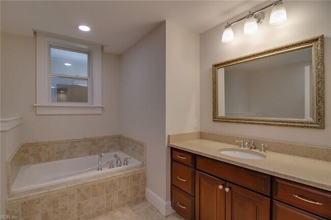 Building Photo - Ghent