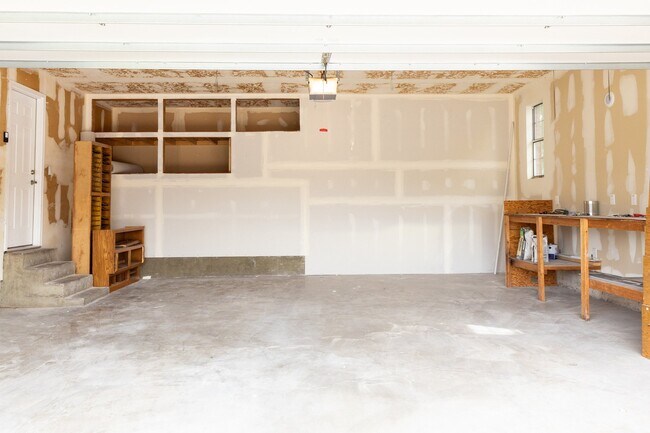 Building Photo - 1320 N 600 W St
