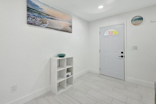 Building Photo - 3837 NE Melba Dr