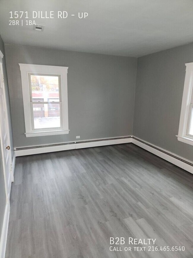 Building Photo - 1571 Dille Rd