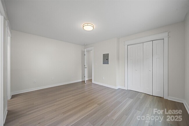 Building Photo - 1204 Bel Aire Ave