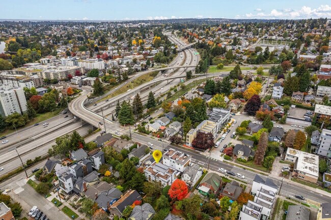 Building Photo - 823 NE 70th St