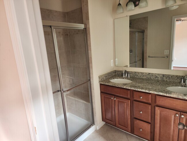 Full Bath at MB - 7013 Southmoor St