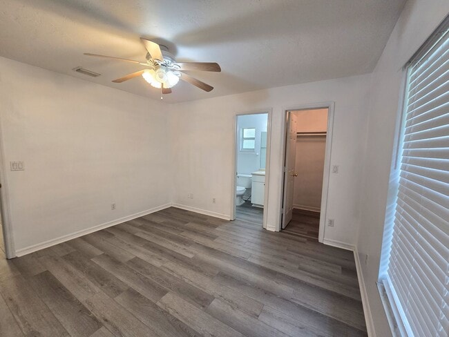 Building Photo - 2 Bedroom 2 Bath w Bonus Room