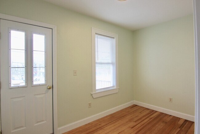 Building Photo - 989 Boylston St