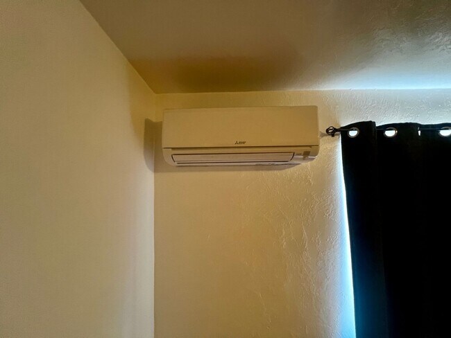 Building Photo - Charming 3-Bedroom Home for Rent in Lander...