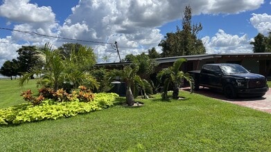 Building Photo - 1511 S John Young Pkwy