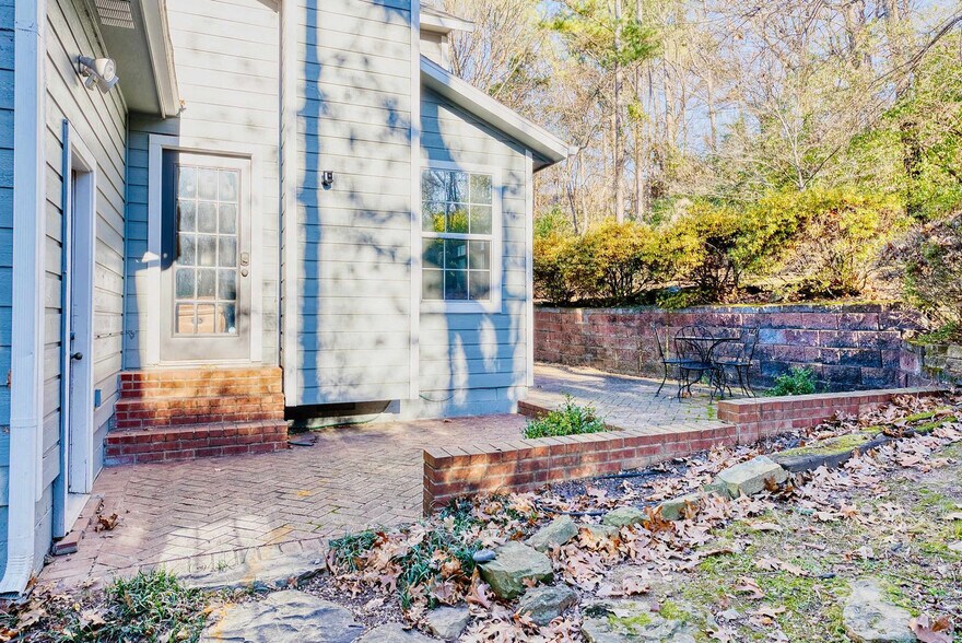 Building Photo - 1072 Valley View Dr