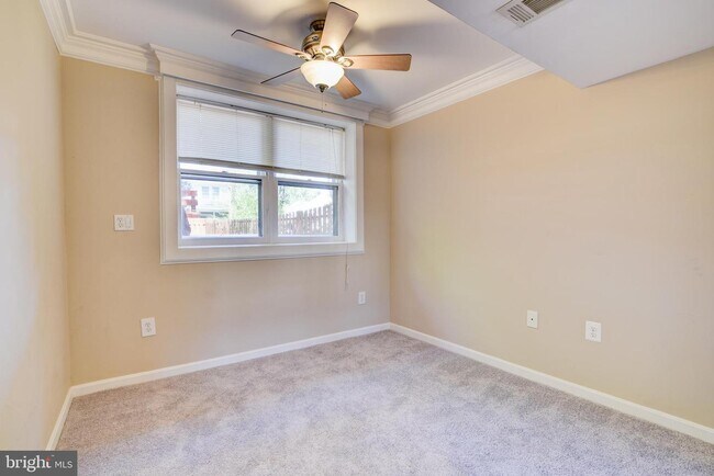 Building Photo - 618 Worchester St