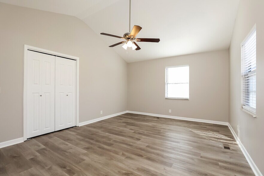 Building Photo - 812 Dresden Ct