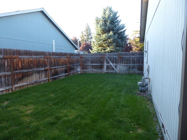 Building Photo - 20520 Dylan Loop