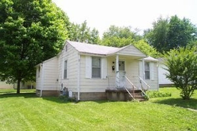 Primary Photo - 1 Bedroom, 1 bath house in Bryan Park - Av...